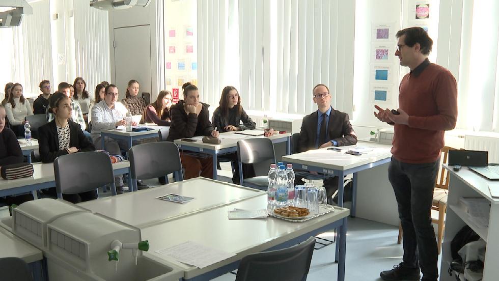 Alumni Program a Kölcseyben - VIDEÓVAL Alumni Program a Kölcseyben - VIDEÓVAL
